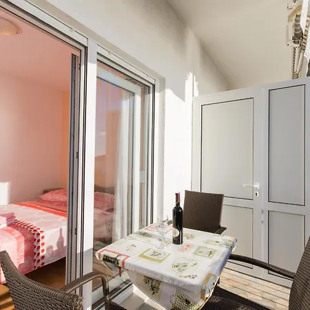 Apartmán Masteli - One Bedroom With Balcony And Sea View Br 1 *