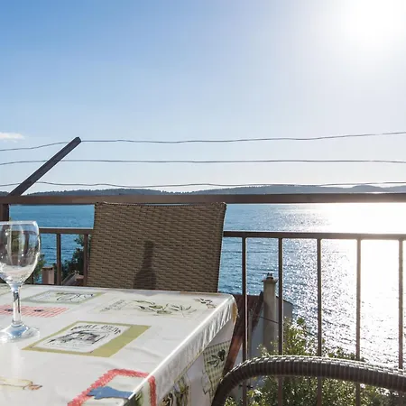 Masteli - One Bedroom With Balcony And Sea View Br 1 特罗吉尔